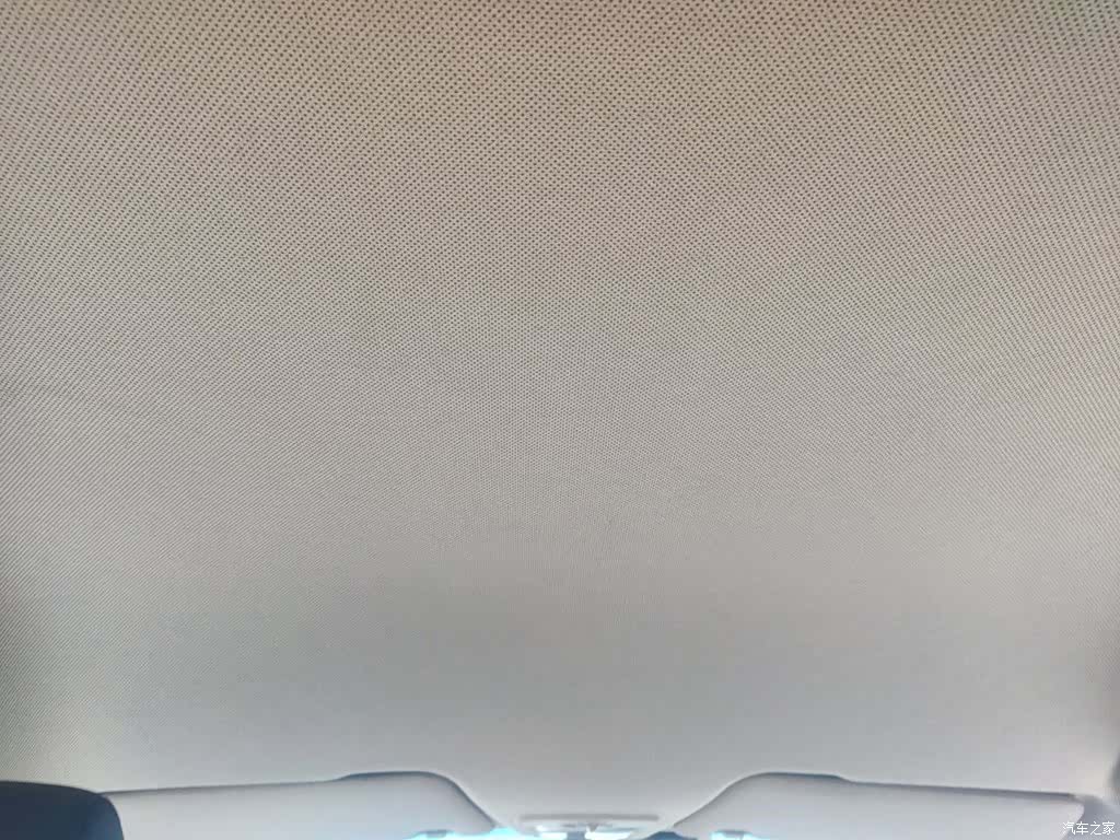 Wuling 310W, 2018 9