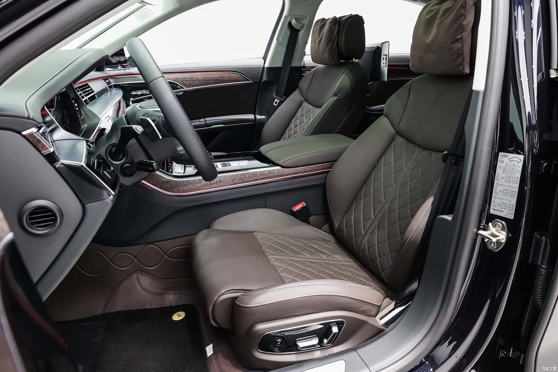 Audi A8L, 2025 10