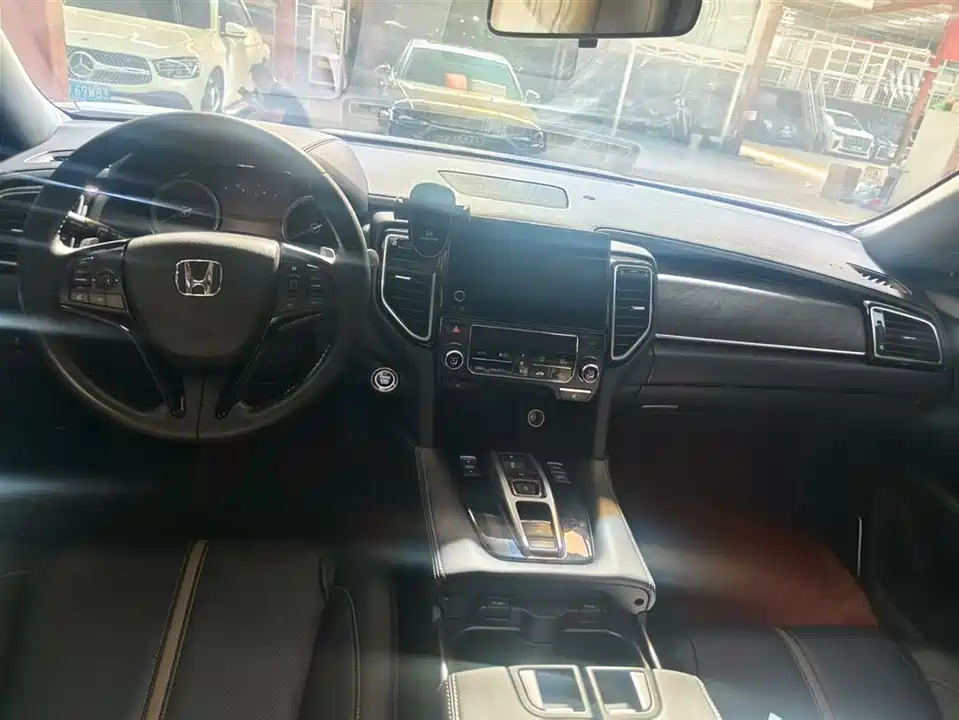 Honda UR-V Honda UR-V