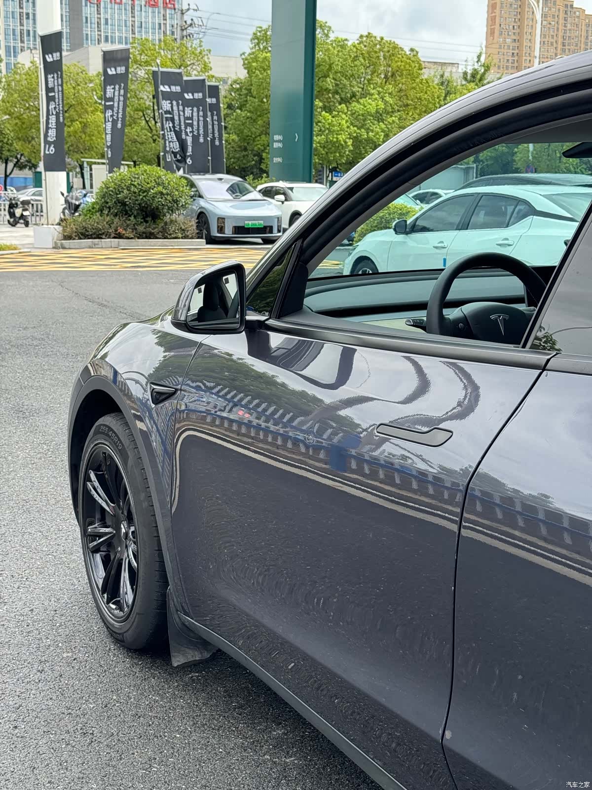 Tesla Model Y, 2022 17