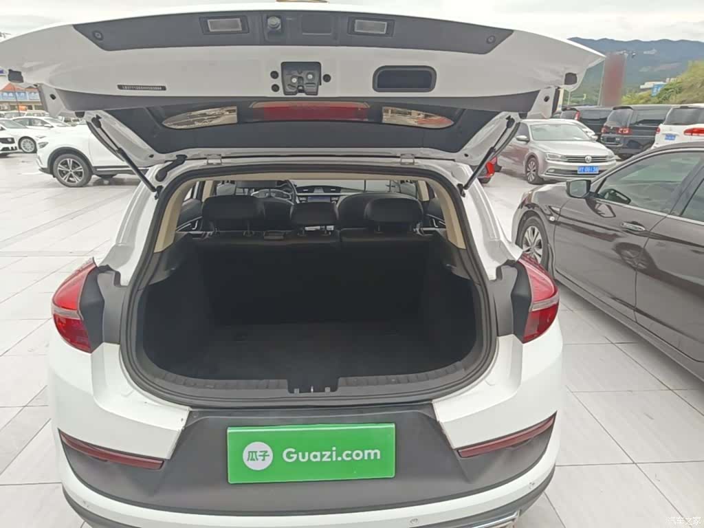 Geely Emgrand, 2017 19