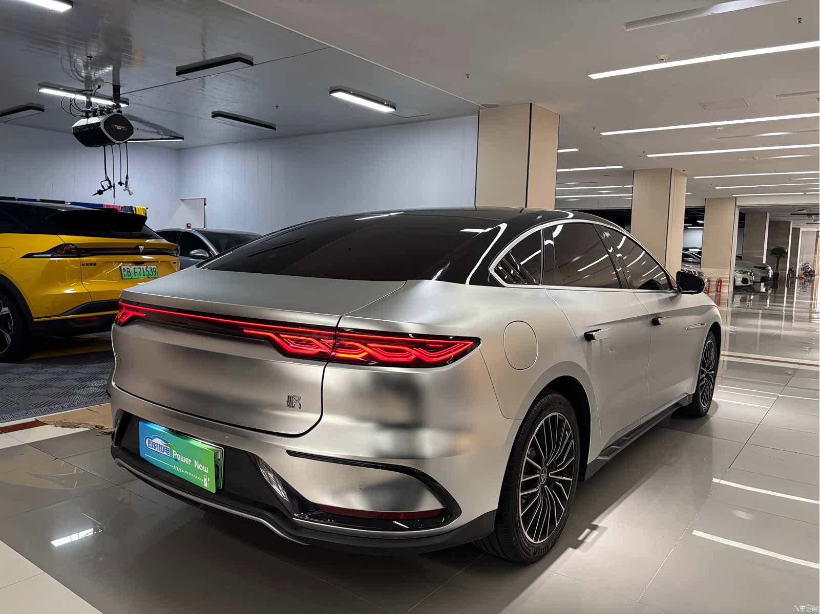 BYD Han, 2023 все фото