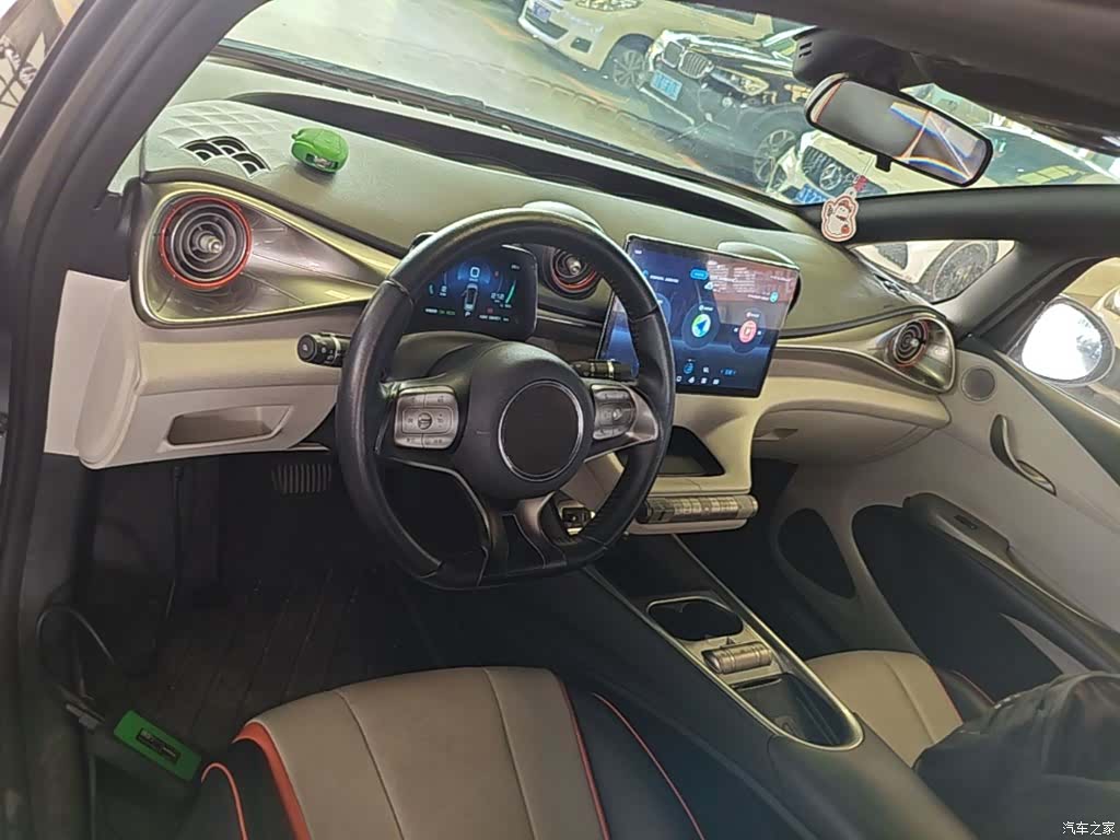 BYD Dolphin, 2022 10