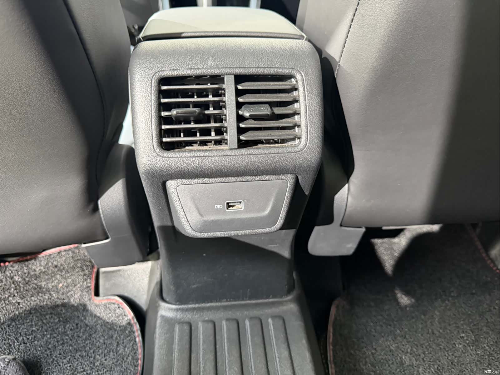 Volkswagen VS7, 2023 13