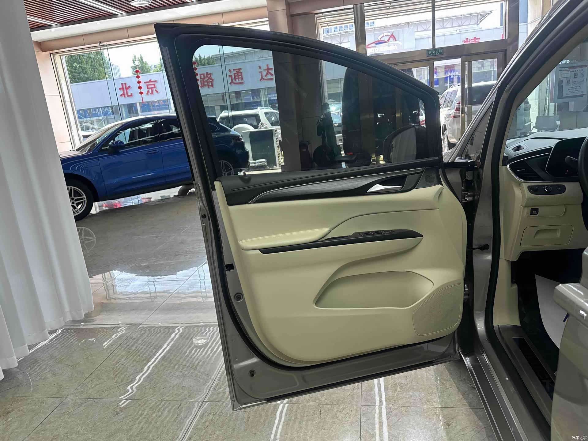 Buick GL8, 2024 10