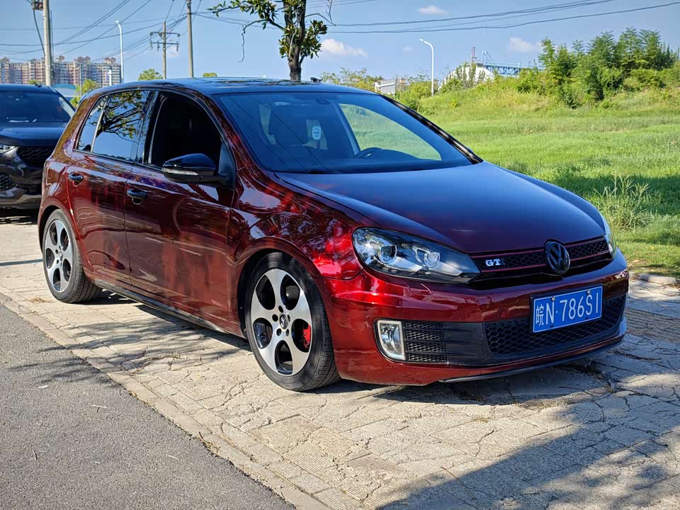 Volkswagen Golf GTI