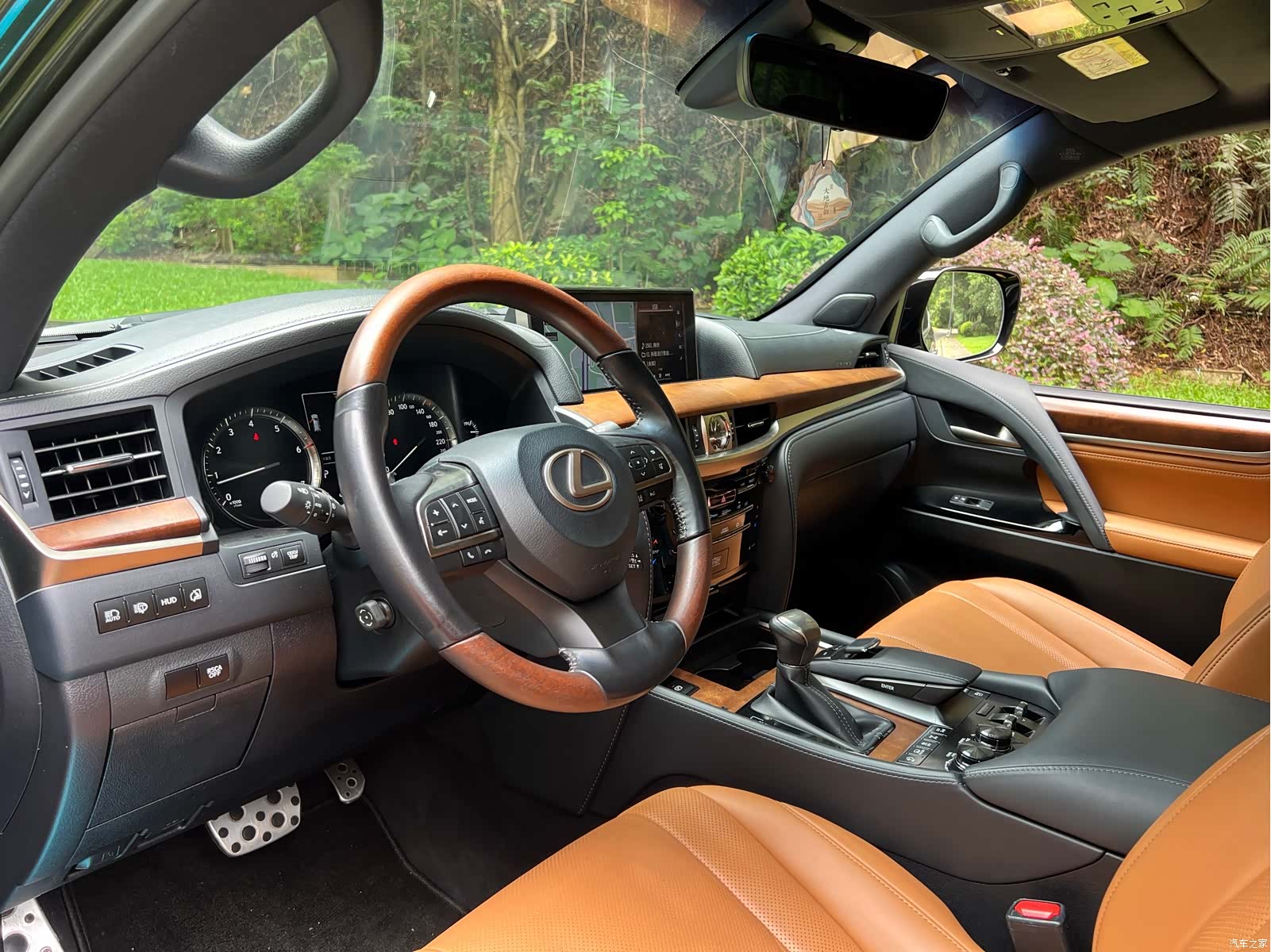 Lexus LX, 2022 6