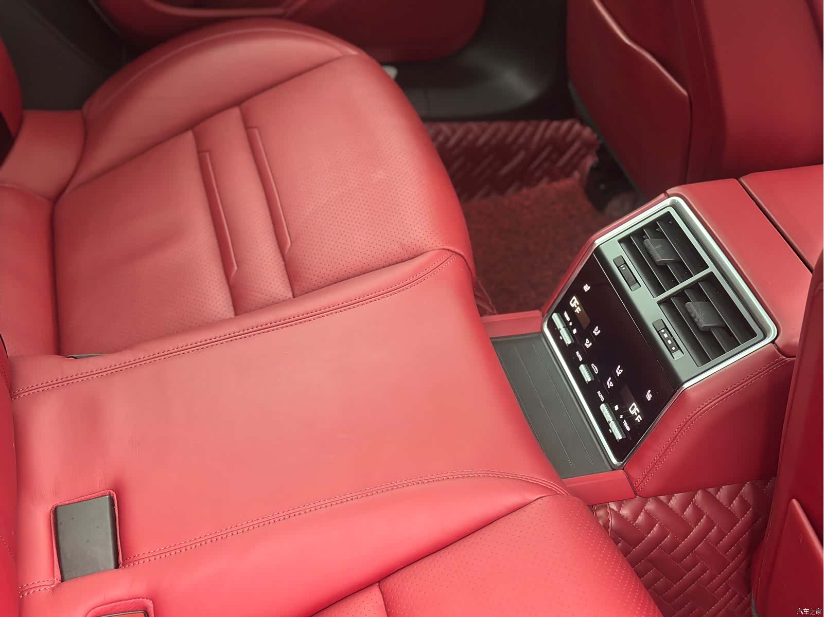 Porsche Panamera, 2019 10