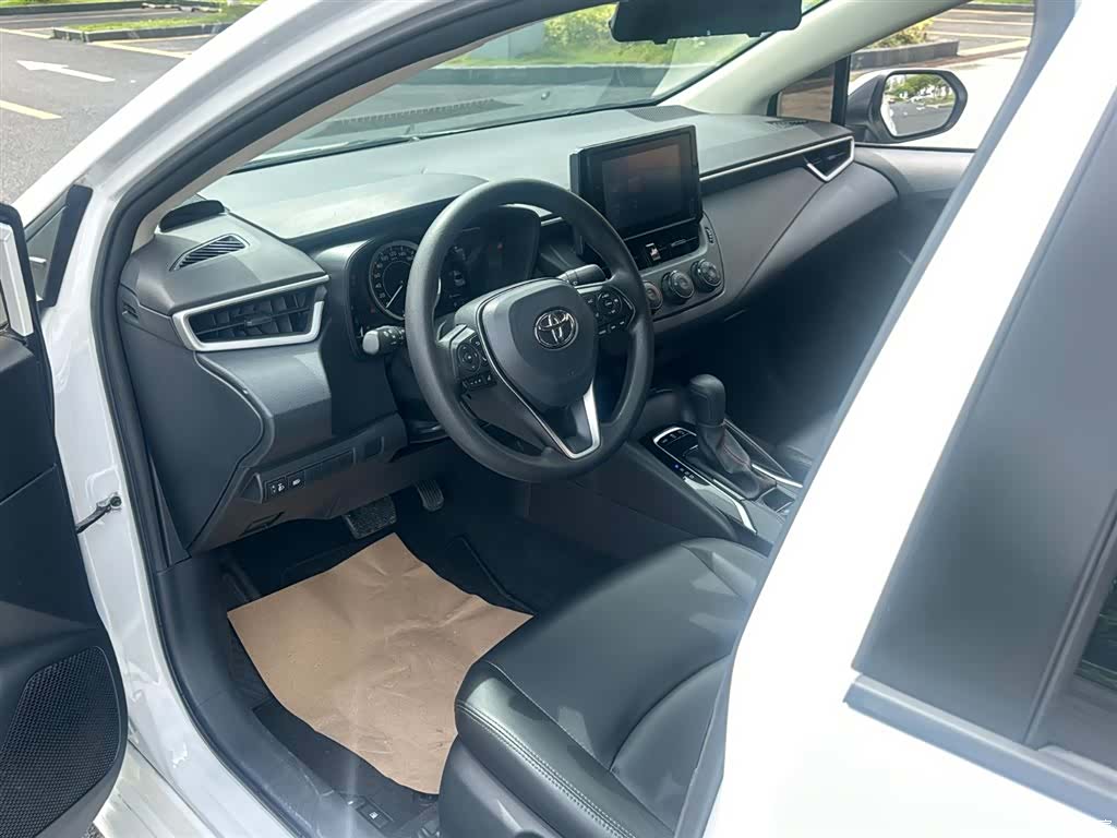 Toyota Corolla, 2022 все фото
