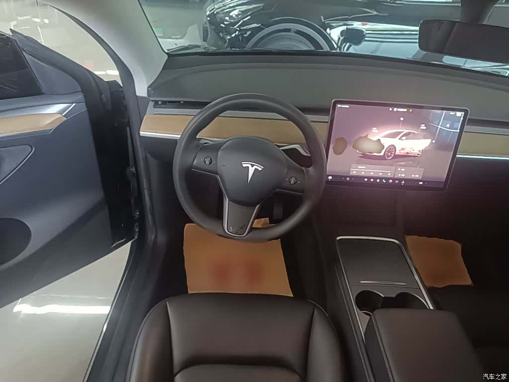Tesla Model Y, 2022 11