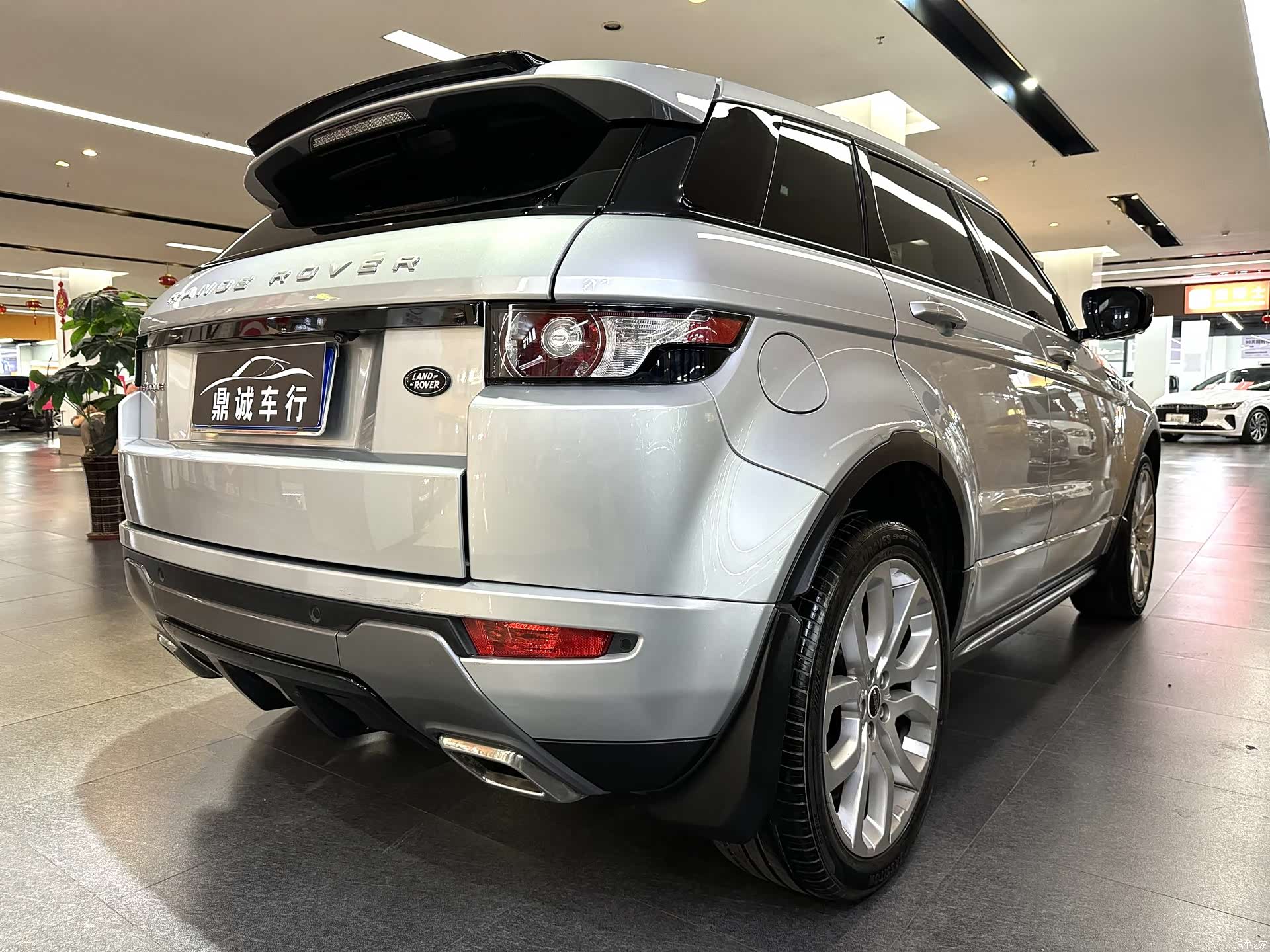 Land Rover Range Rover, 2012 7