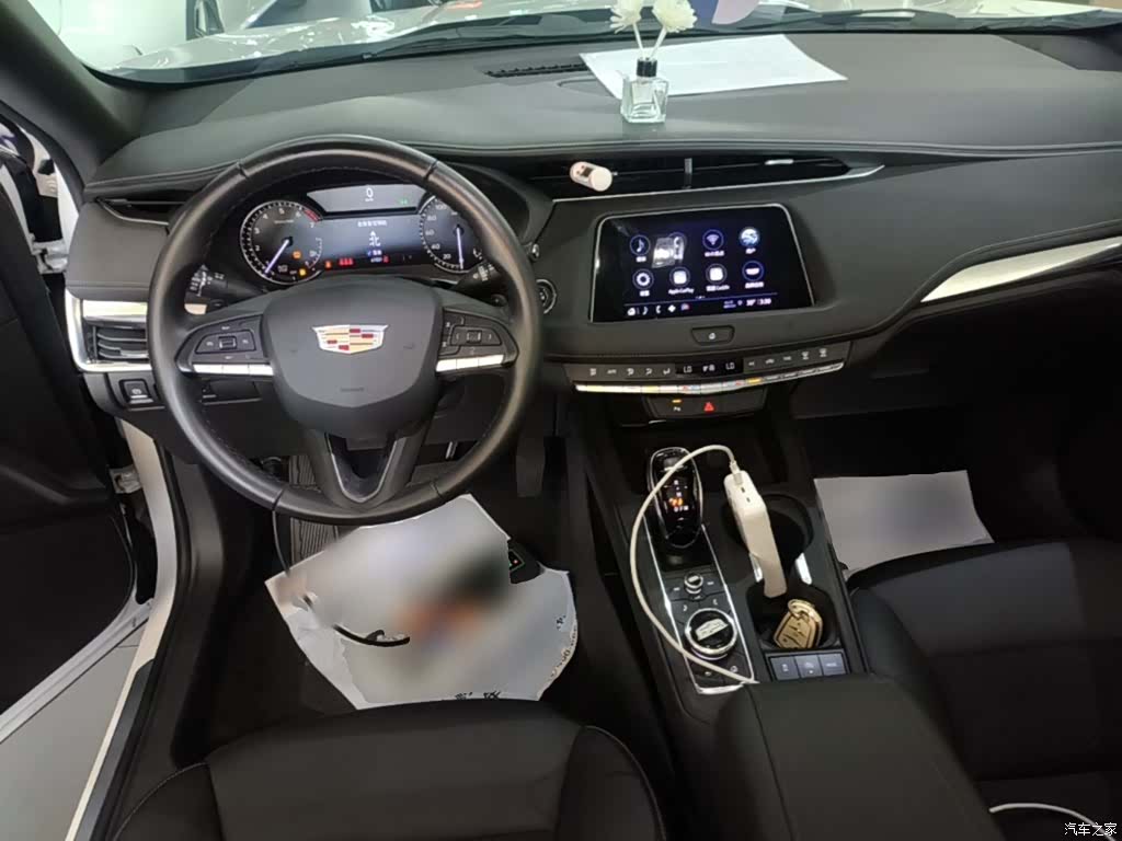 Cadillac XT4, 2020 10