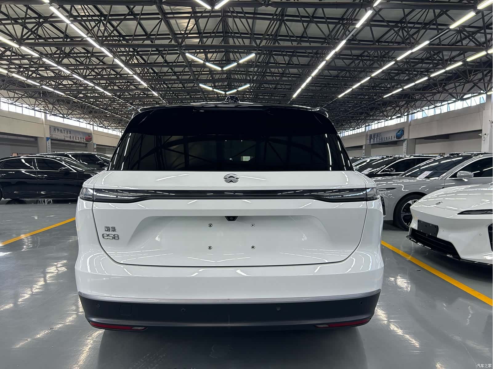 NIO ES8, 2023 13