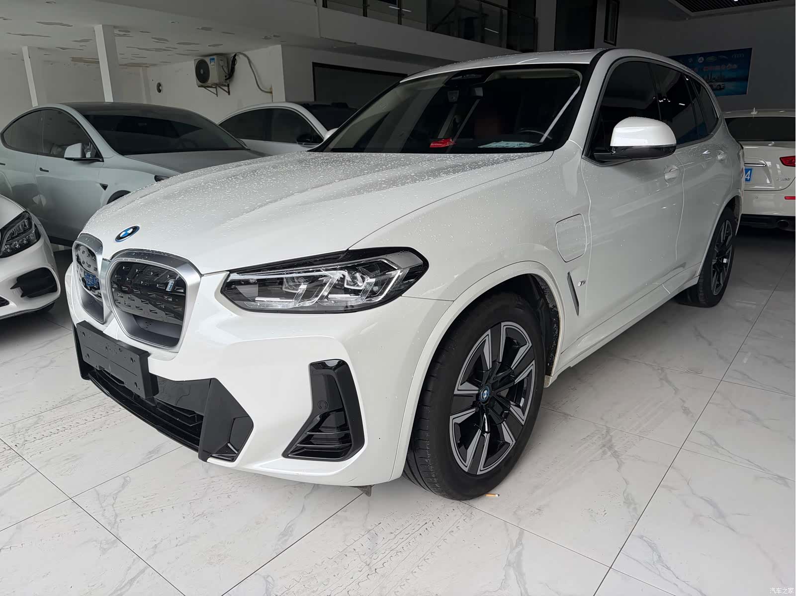 BMW iX3, 2023 1