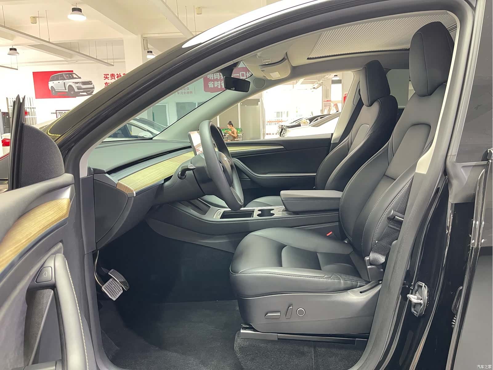 Tesla Model Y, 2023 6