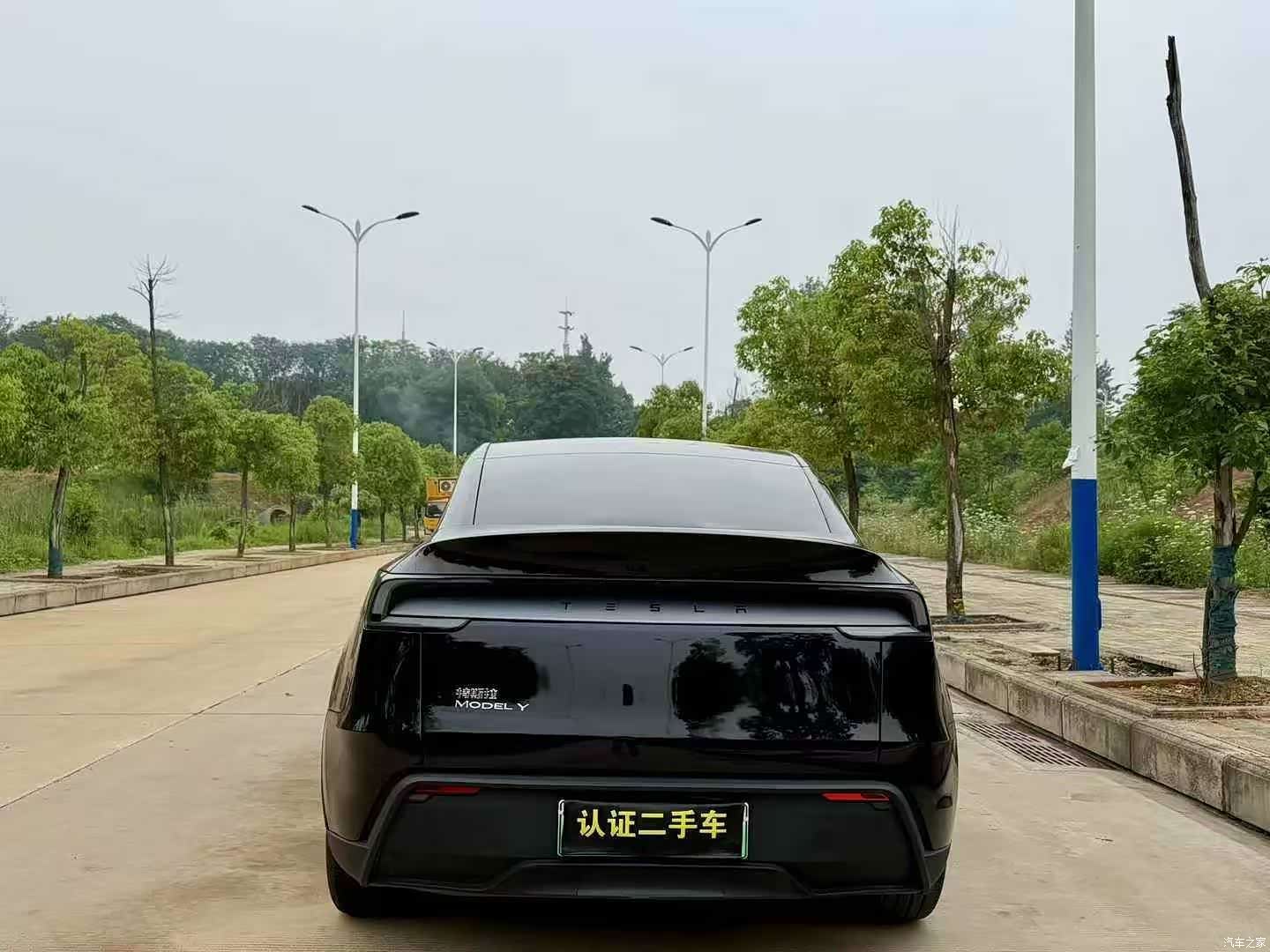 Tesla Model Y, 2025 8