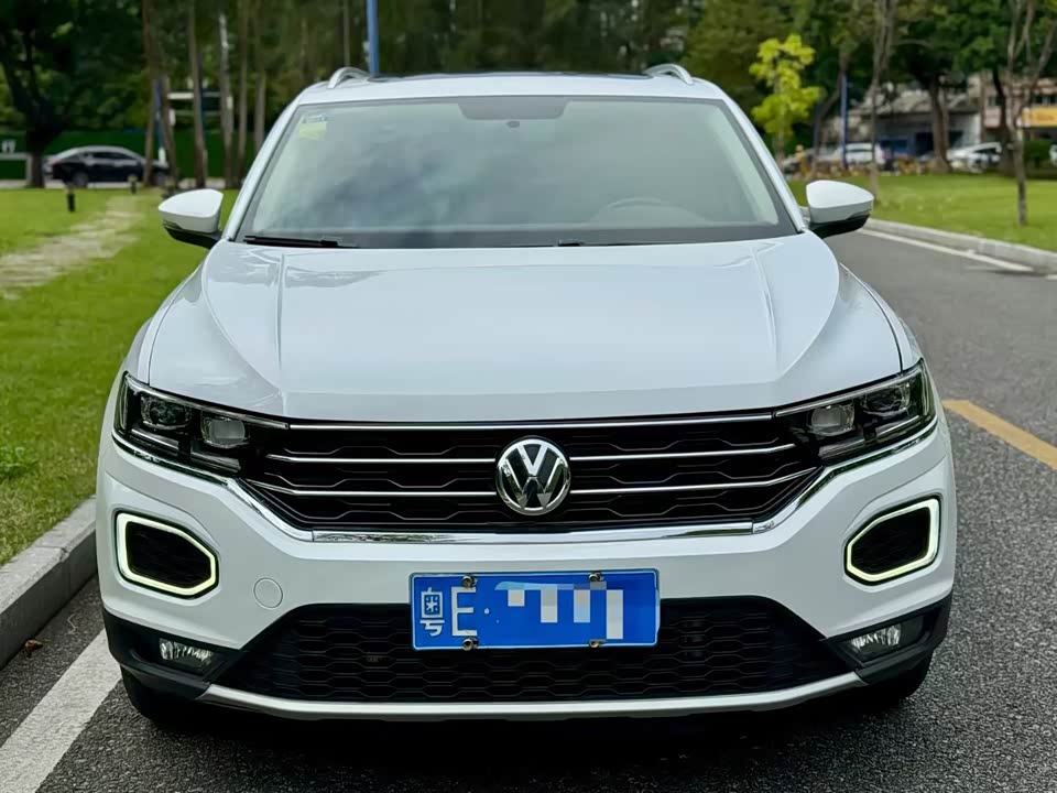 Volkswagen T-ROC exploring Songs