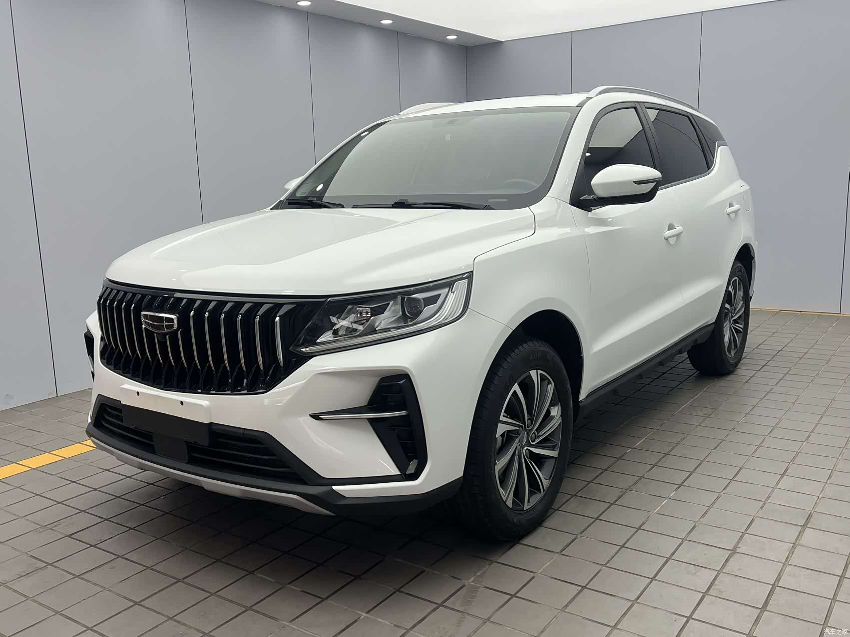 Geely X6, 2022 1