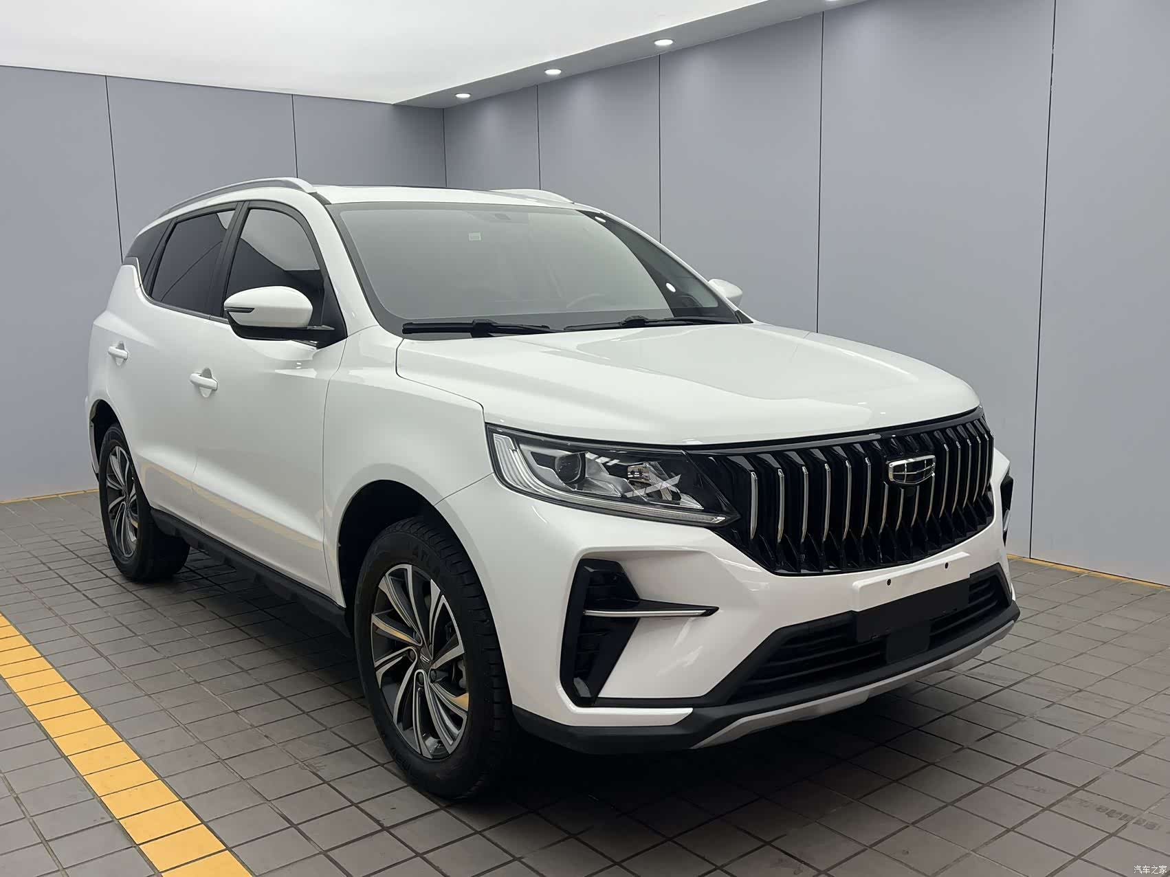 Geely X6, 2022 3