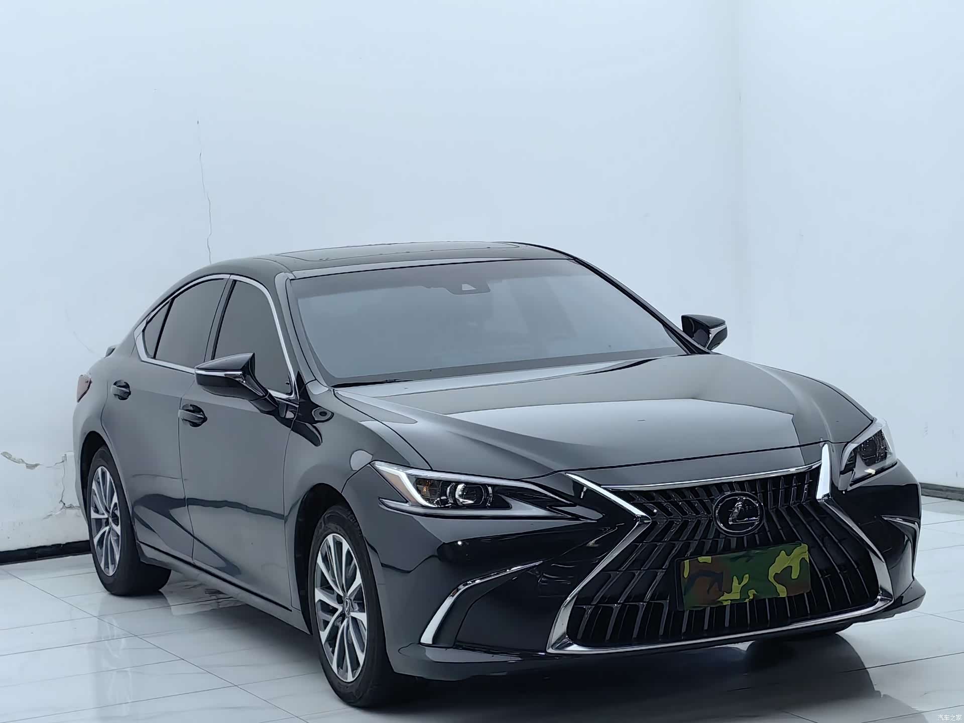 Lexus ES, 2024 3