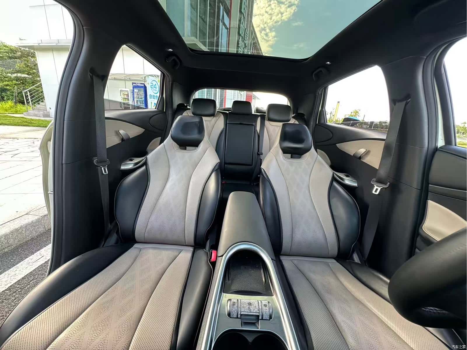 BYD Dolphin, 2024 11