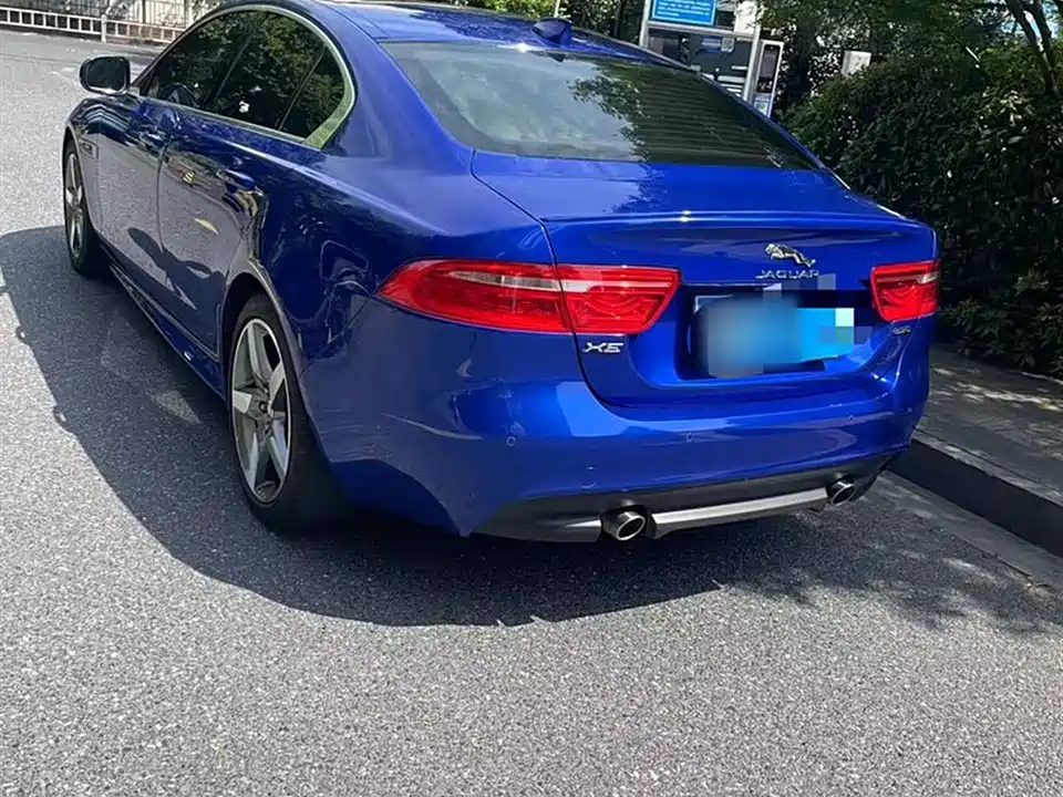 Jaguar XE