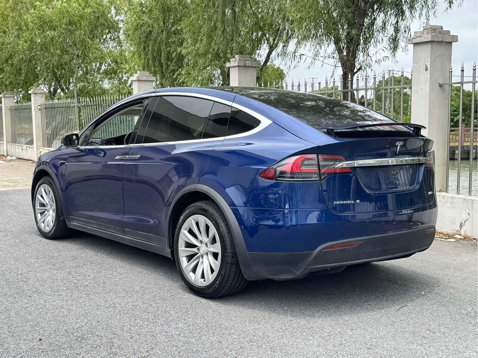 Tesla Model X, 2017 все фото