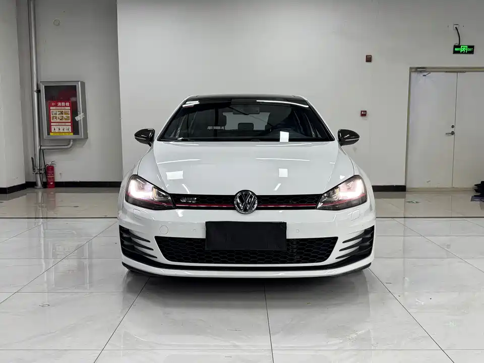 Volkswagen Golf GTI