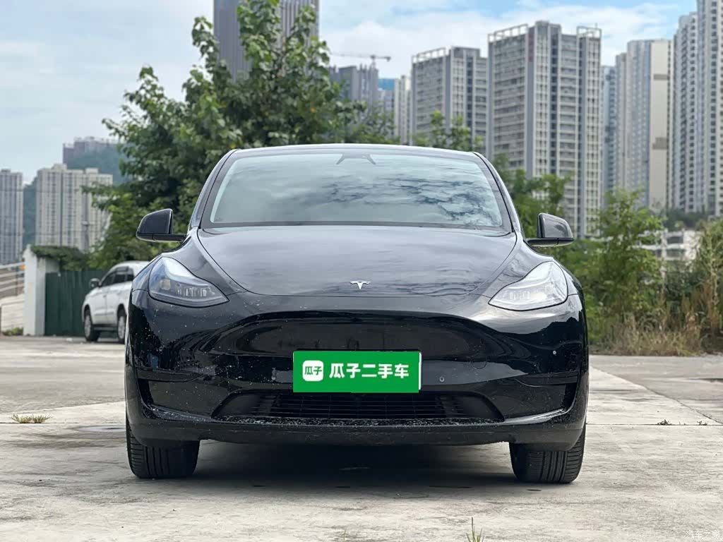 Tesla Model Y, 2022 3