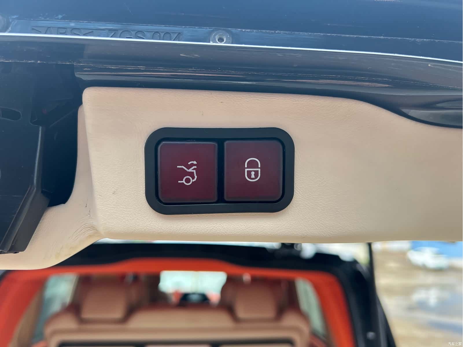 Mercedes-Benz 7, 2021 25