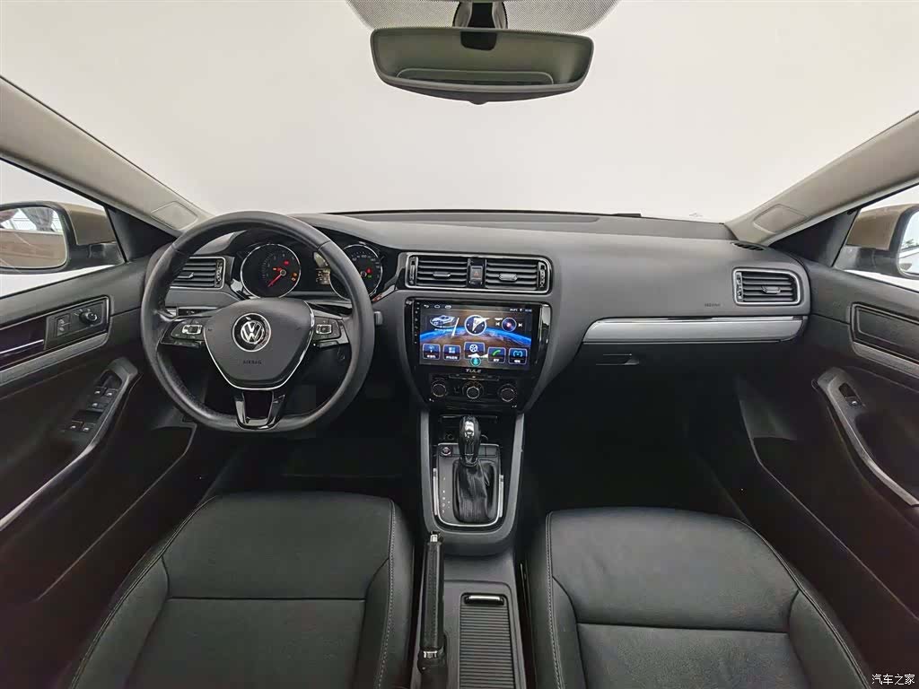 Volkswagen Sagitar, 2018 все фото