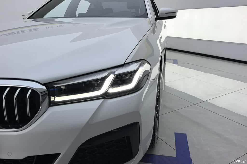 BMW 5 Series, 2021 все фото