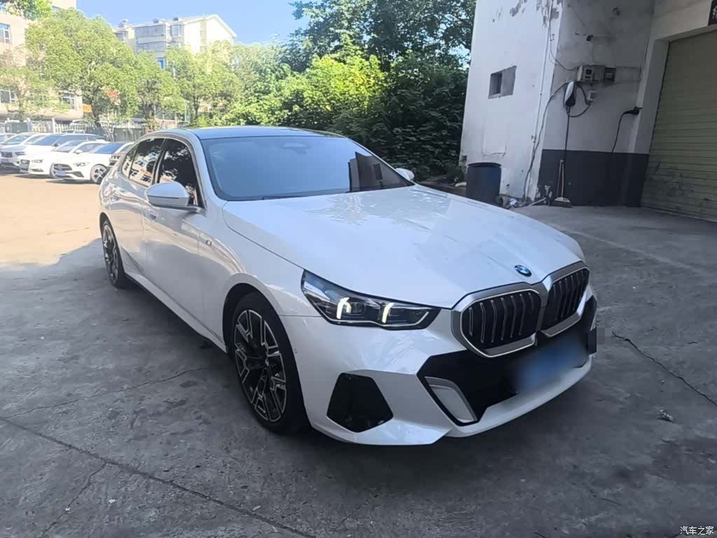 BMW 5 Series, 2024 4