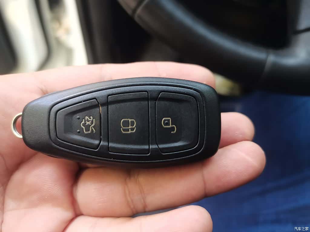 Ford Kuga, 2015 12