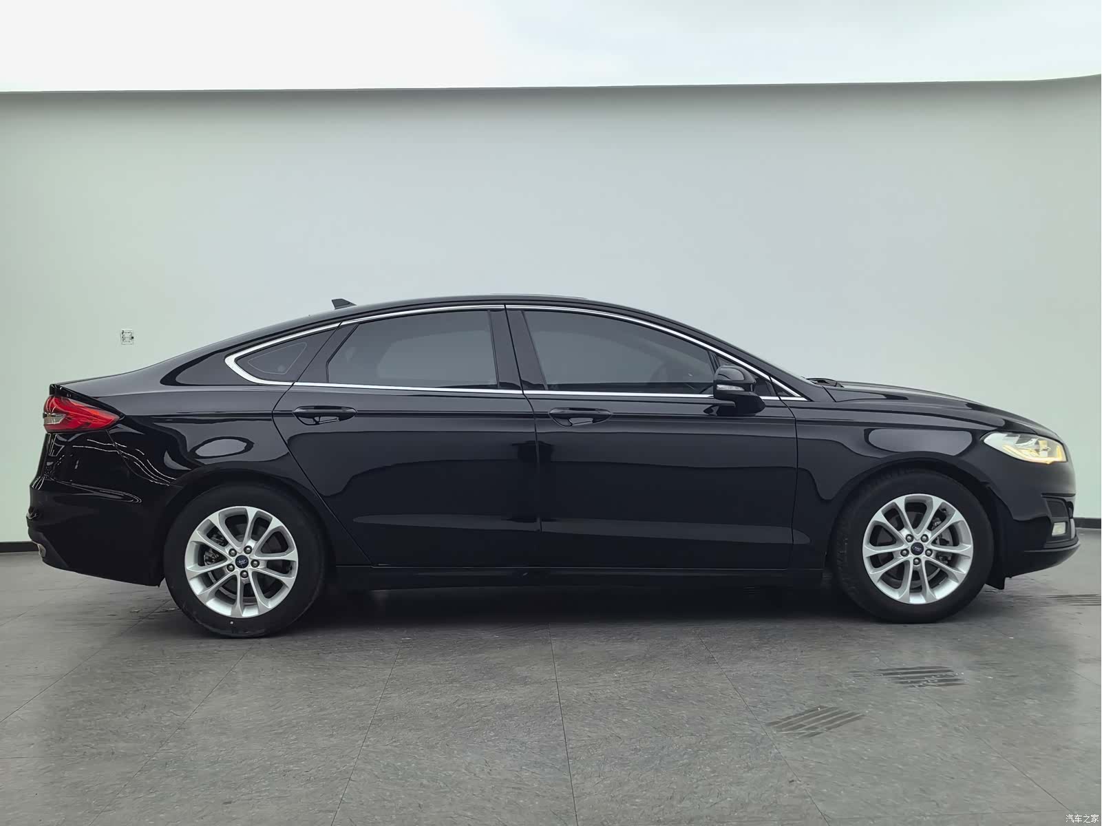 Ford Mondeo, 2020 10