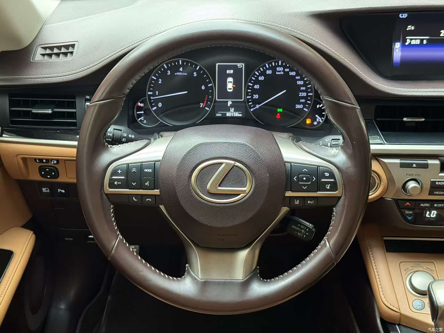Lexus ES, 2018 все фото