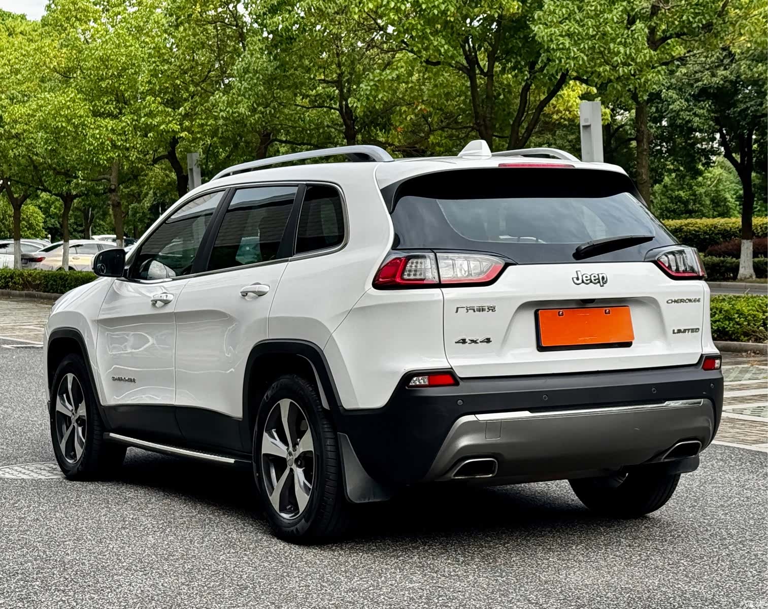 Jeep Cherokee, 2019 12