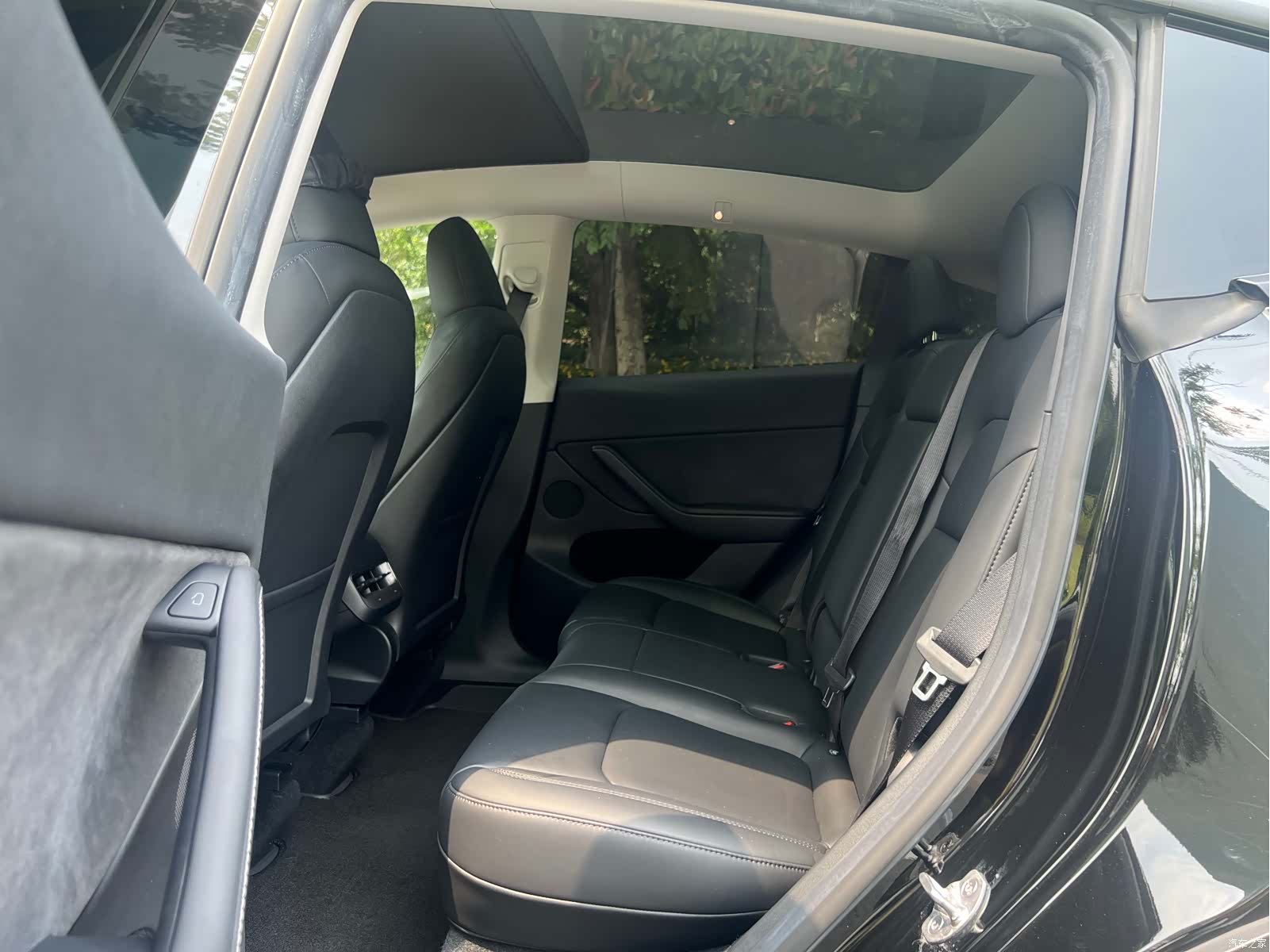 Tesla Model Y, 2023 9