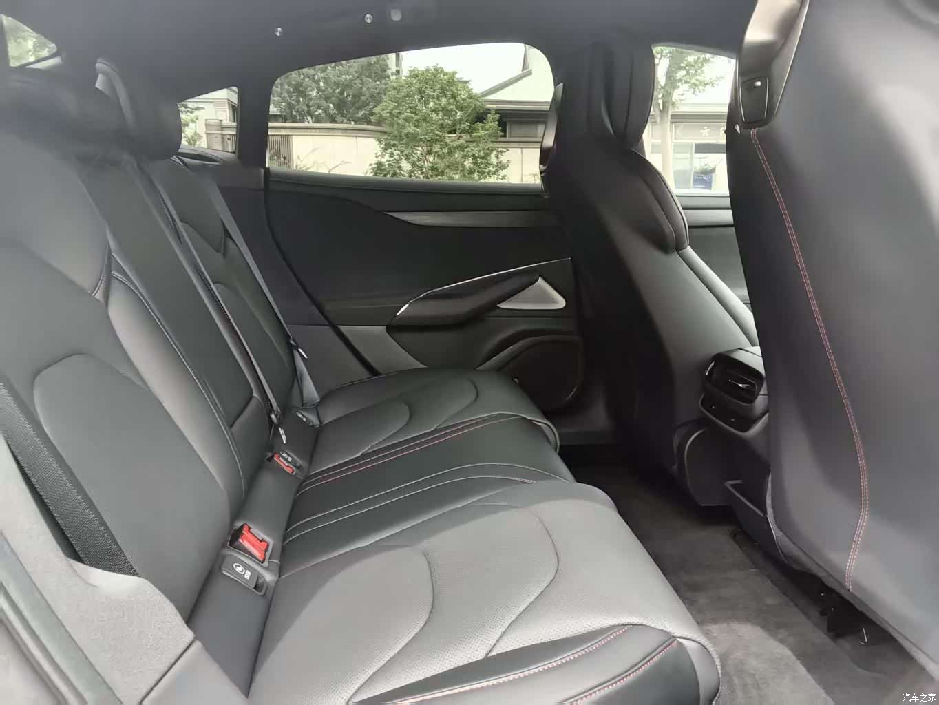 Xiaomi SU7, 2024 9