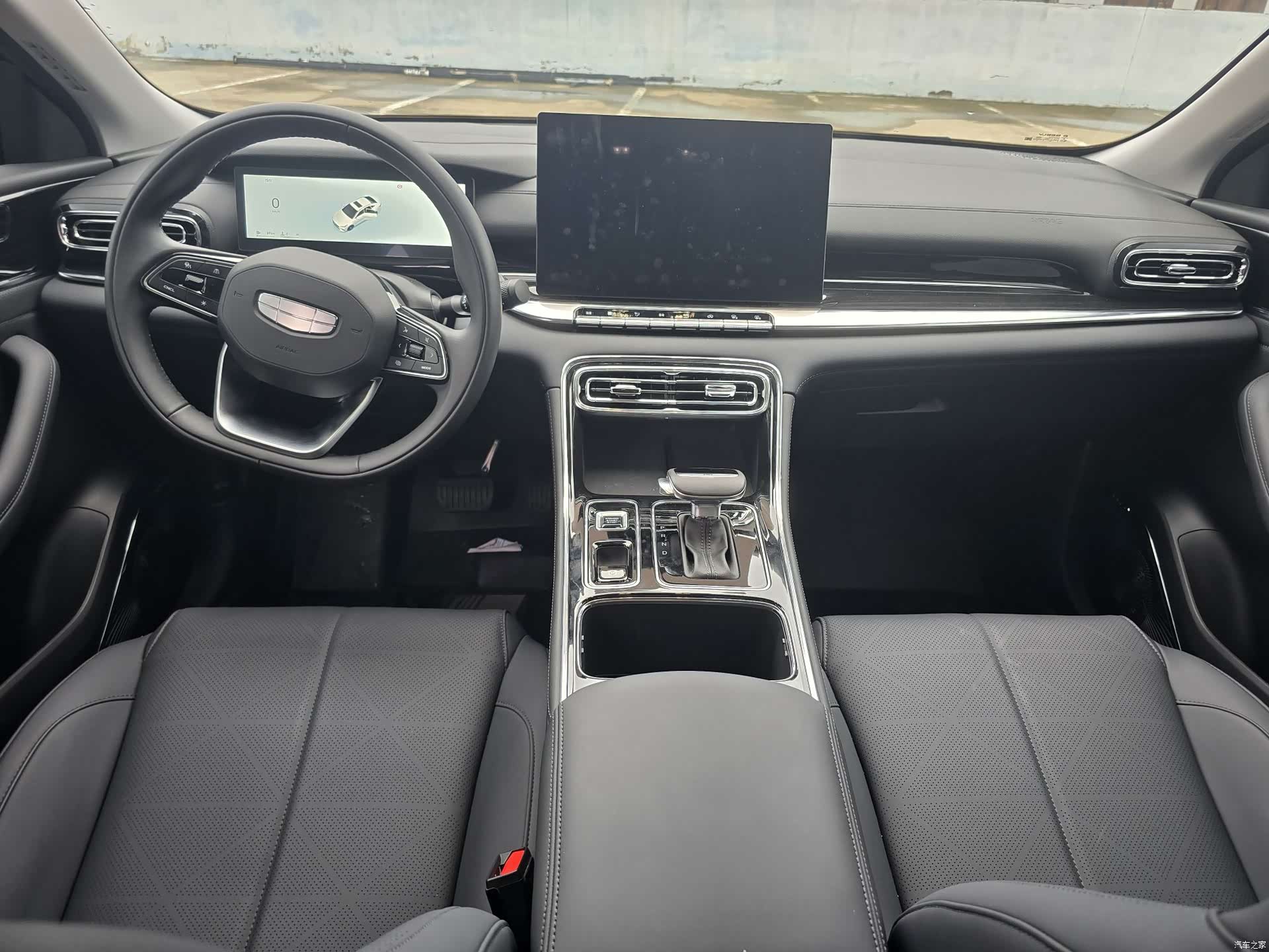 Geely Emgrand, 2026 11