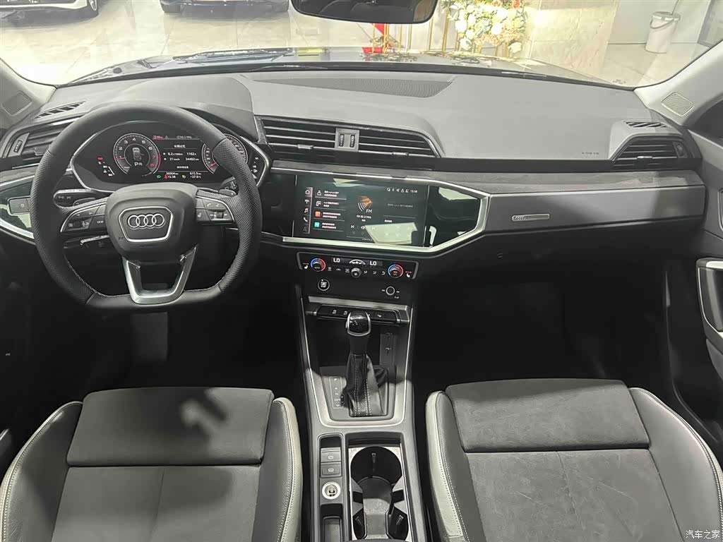 Audi Q3, 2022 2