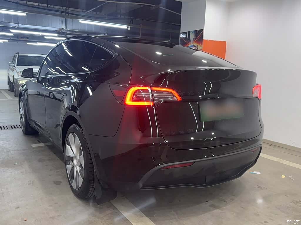 Tesla Model Y, 2022 все фото