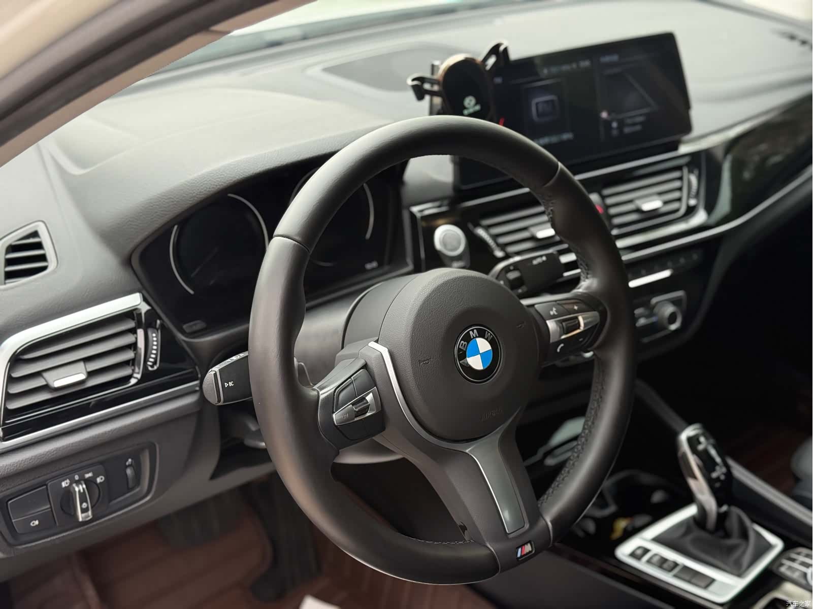 BMW 1 Series, 2022 все фото
