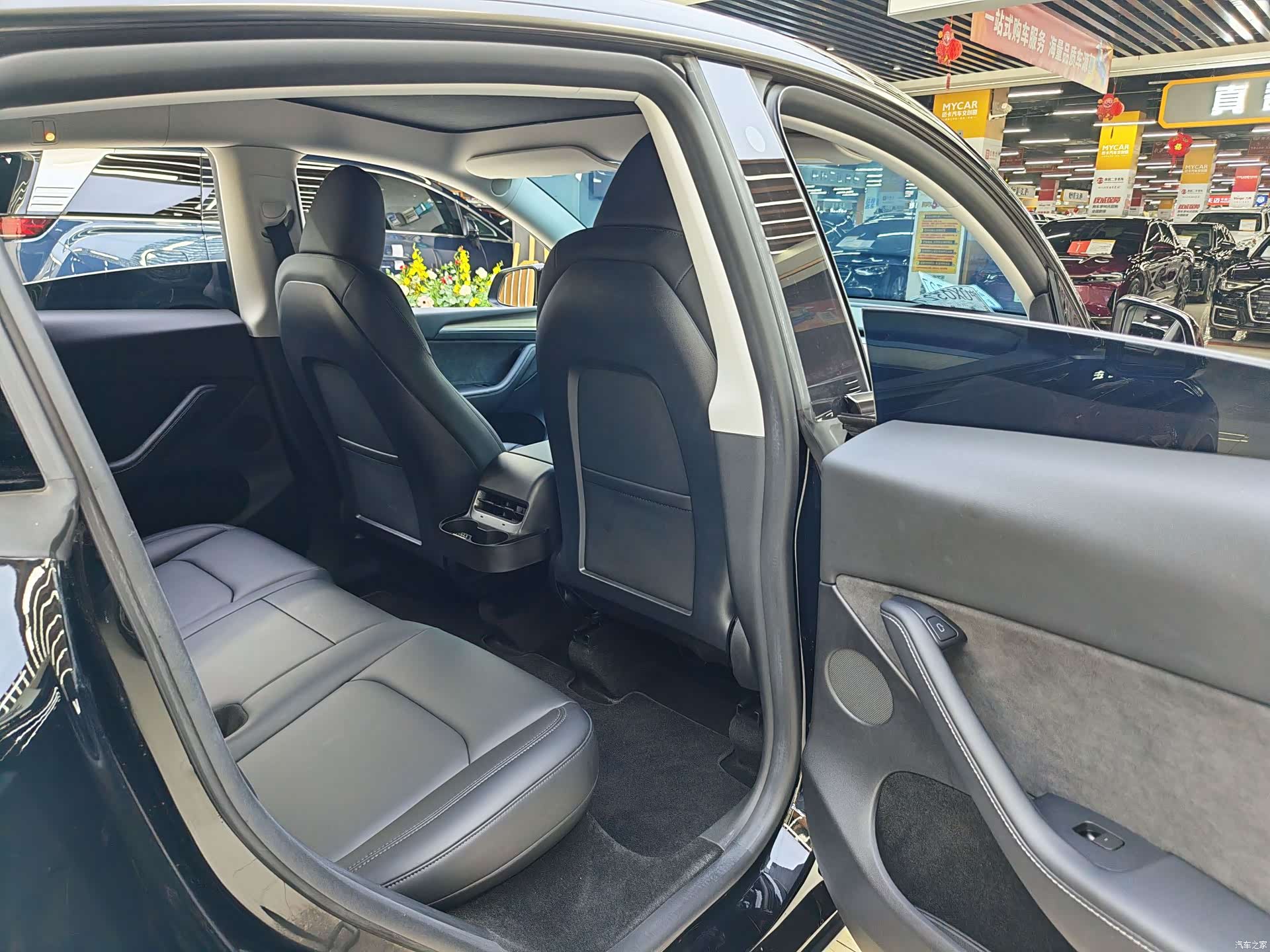 Tesla Model Y, 2023 14