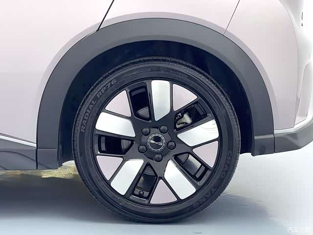 BYD Dolphin, 2022 14