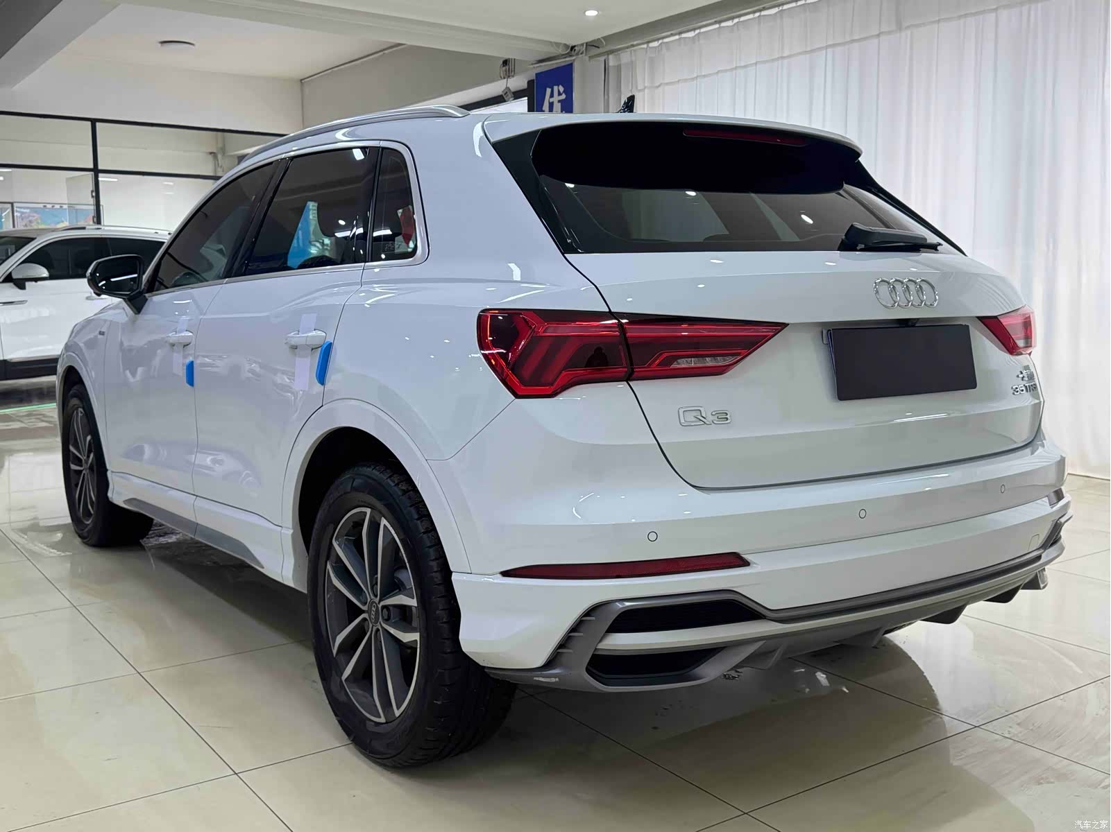 Audi Q3, 2022 4