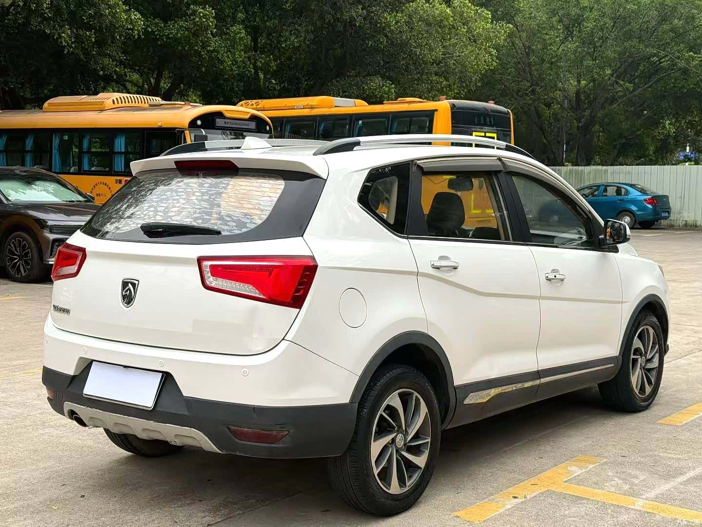 Wuling 560, 2016 7