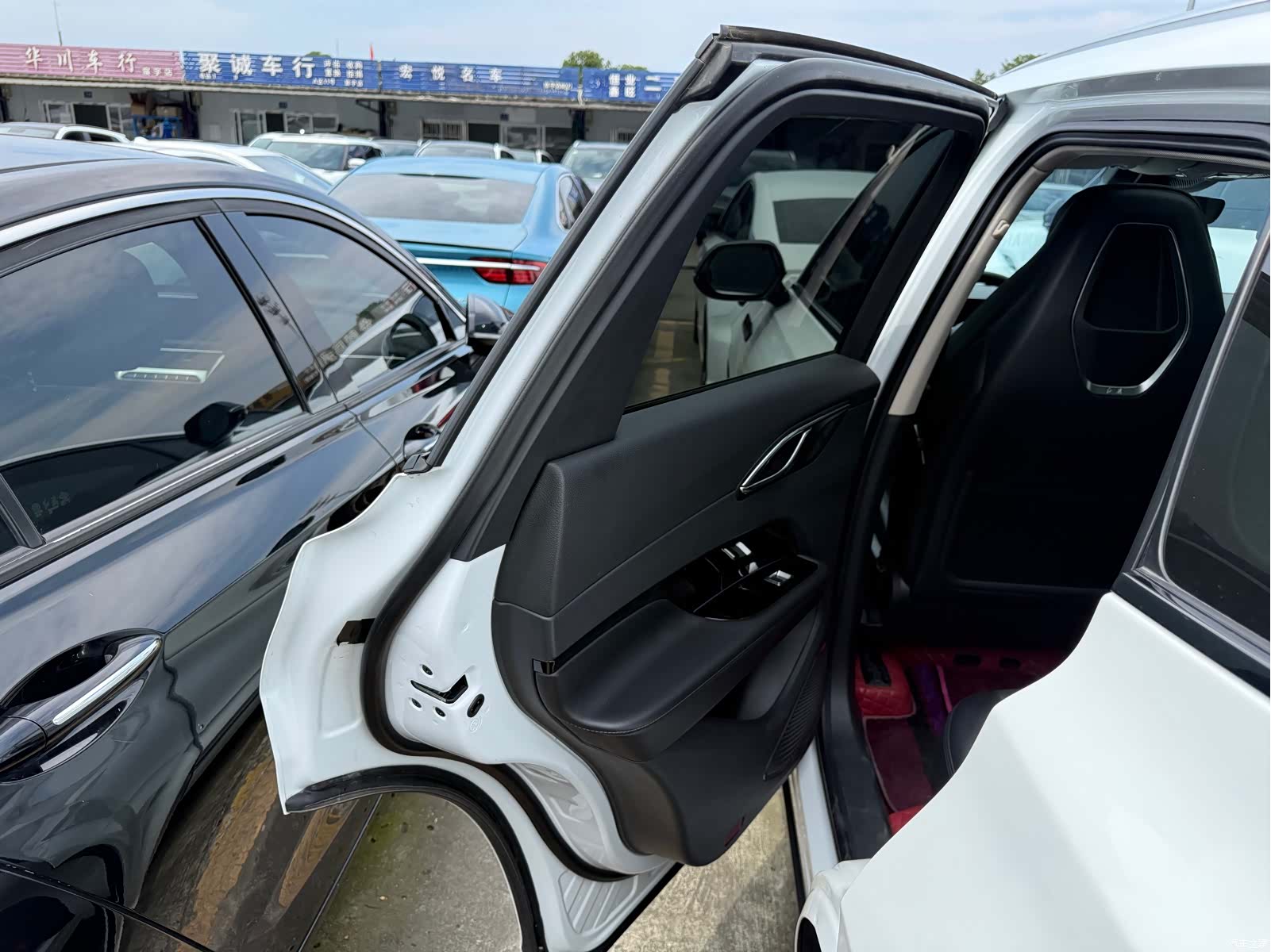 Hongqi HS3, 2023 12