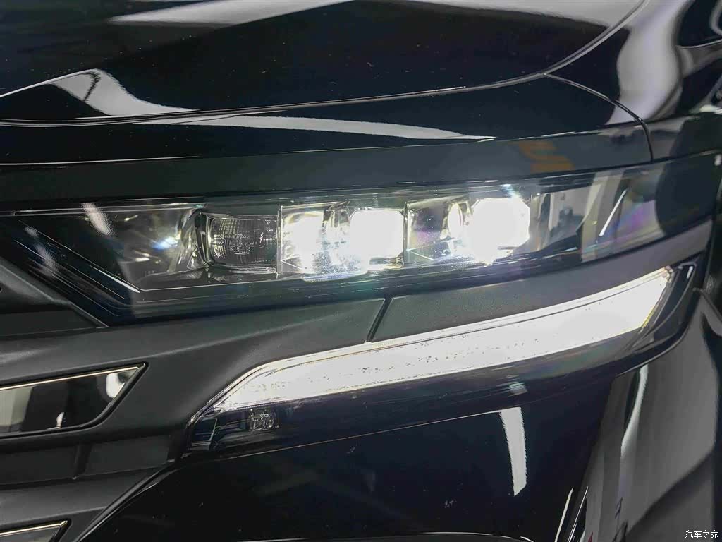 Toyota Vellfire, 2025 13