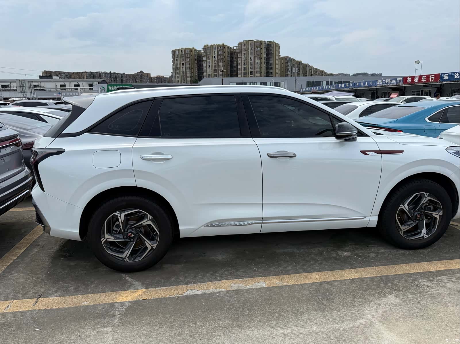 Hongqi HS3, 2023 16